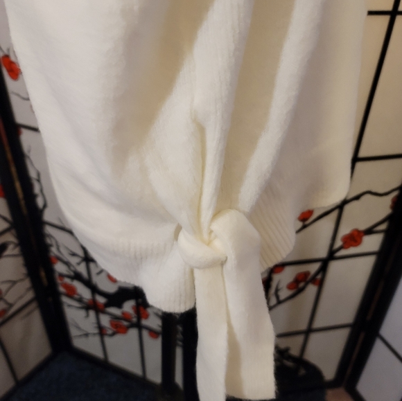 NEW TAGS ON "HOOKED UP BY I.O.T. SOFT FUZZY LADIES KNIT CARDIGAN - Picture 8 of 12